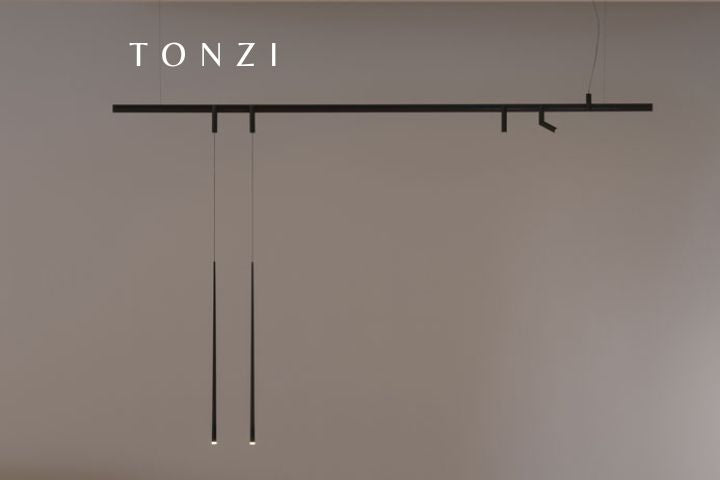 Sala minimalista com pendente discreto em luz suave Warm Minimalism — Iluminação Minimalista — Tonzi