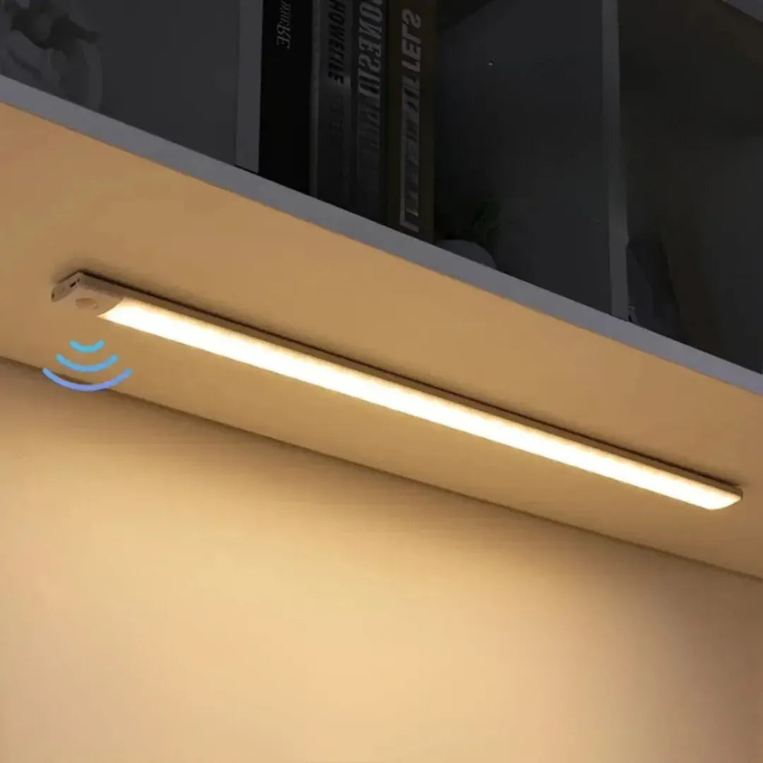 Luminária-LED-Com-Sensor-de-Movimento