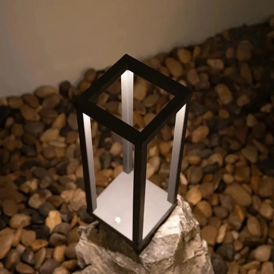 Luminaria-de-Mesa-LED-Recarregável-Zura