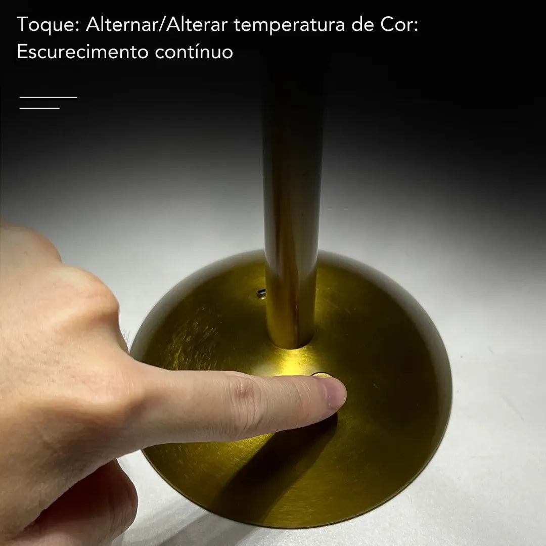 Luminária de mesa LED sem fio sensor touch Tonzi compondo canto zen com cerâmica