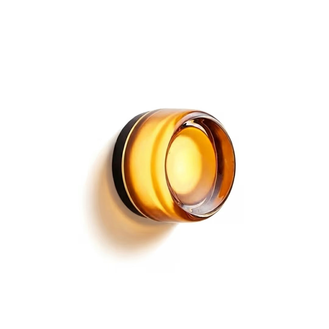 Arandela Opal em quarto minimalista — Arandela Opal Vidro — Tonzi