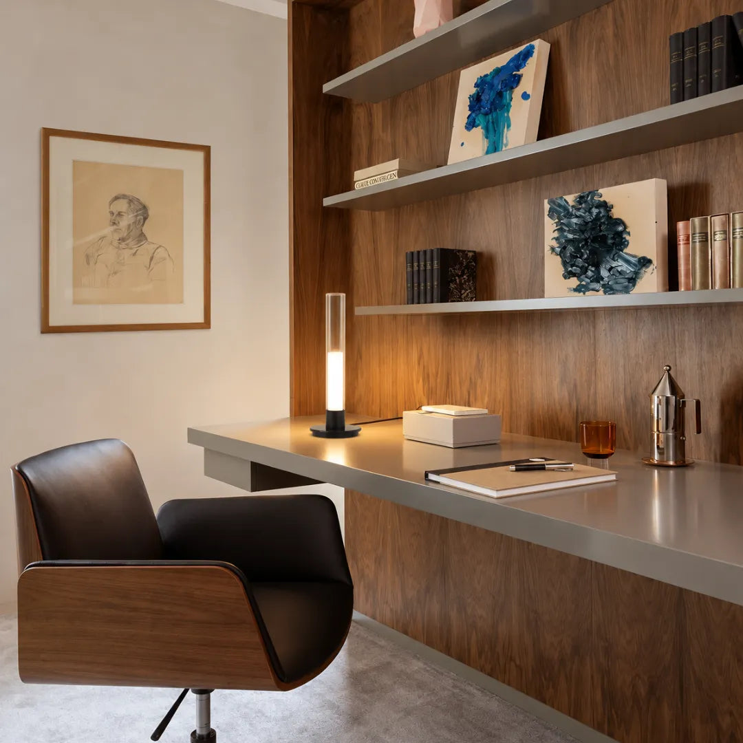Detalhe do design recarregável em vidro led íris preta — Tonzi