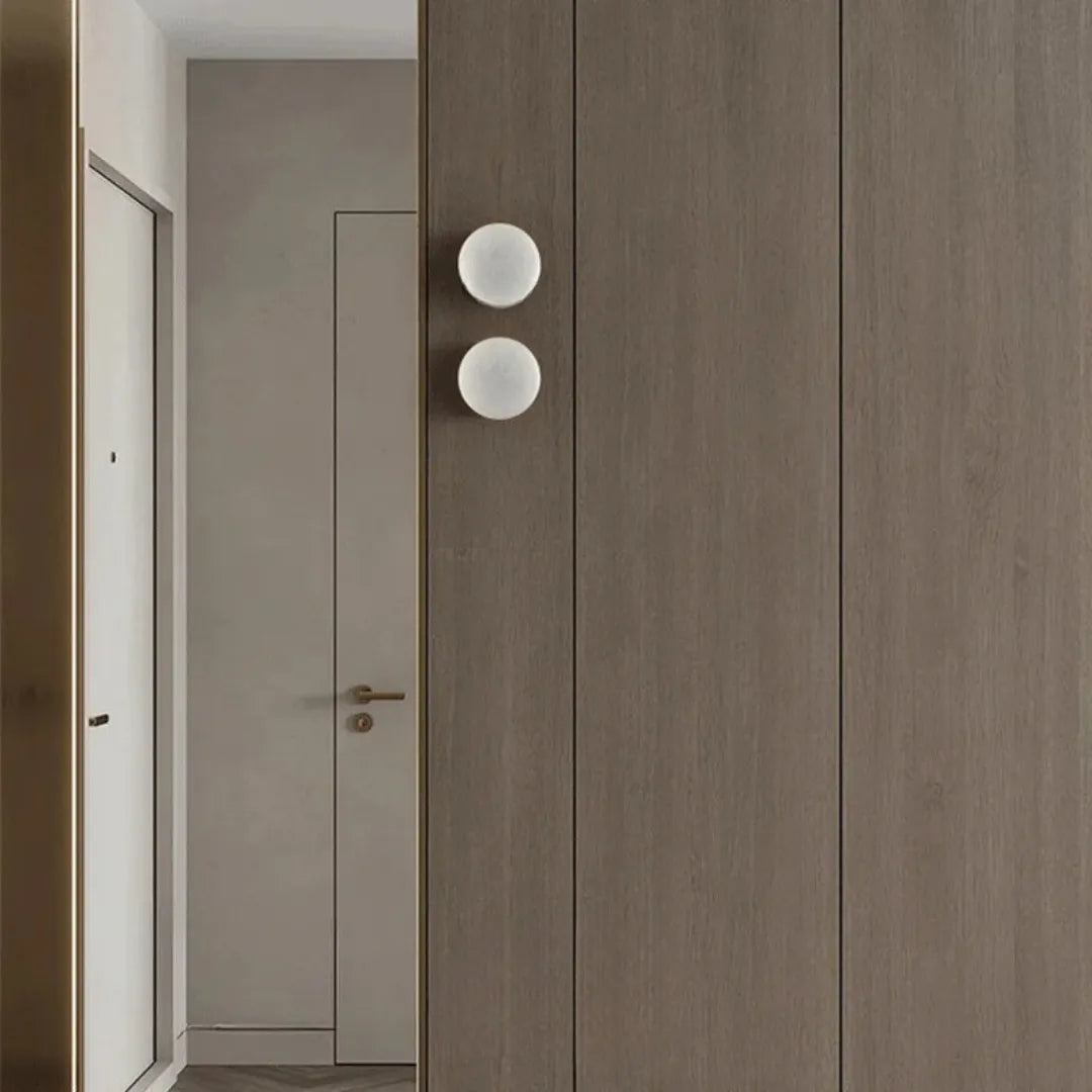 Detalhe do veio natural do mármore — Arandela Altea Mármore — Tonzi