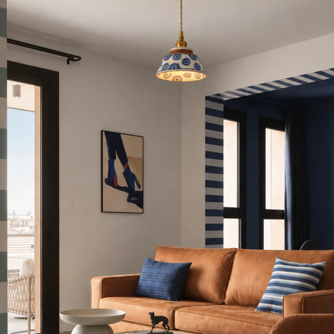 Luminária pendente Aoi em cerâmica azul e branca — Tonzi
