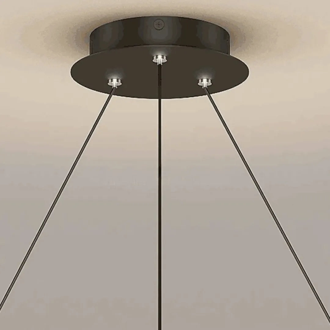 Detalhe da canopla preta e fiação de sustentação da luminária pendente LED em anel vista de baixo — Luminária Pendente LED Anel Ajustável Moderno — Tonzi