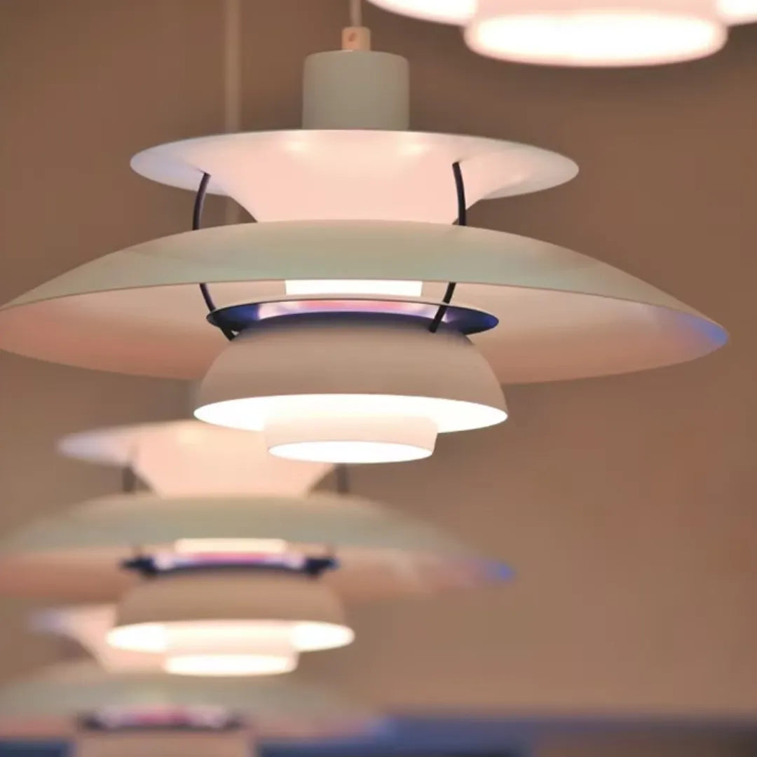 Pendente Nordic instalado em sala de jantar contemporânea — Pendente Nordic — Tonzi