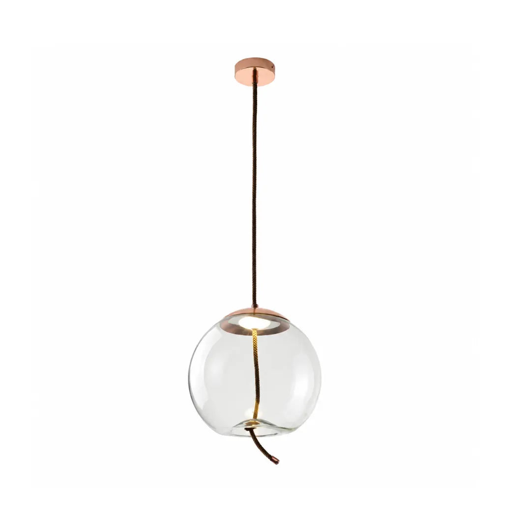 Pendente de vidro transparente formato globo com cúpula e canopla em cobre, em fundo branco — Luminária Pendente Vidro Transparente LED Minimalista Clara — Tonzi