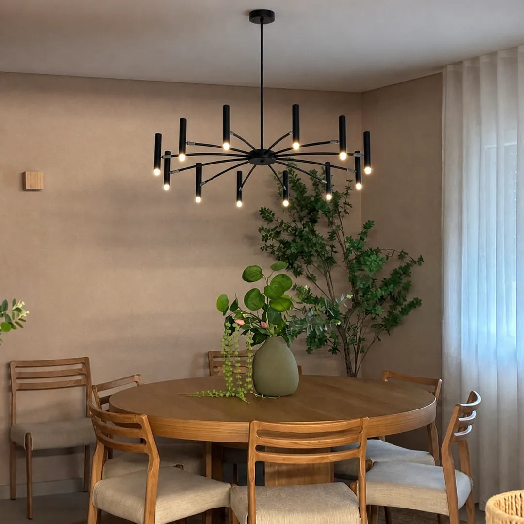 Lustre LED moderno em acabamento preto sobre mesa de jantar em ambiente high-end — Lustre LED Moderno Ajustável Metal Ouro Sala de Jantar — Tonzi