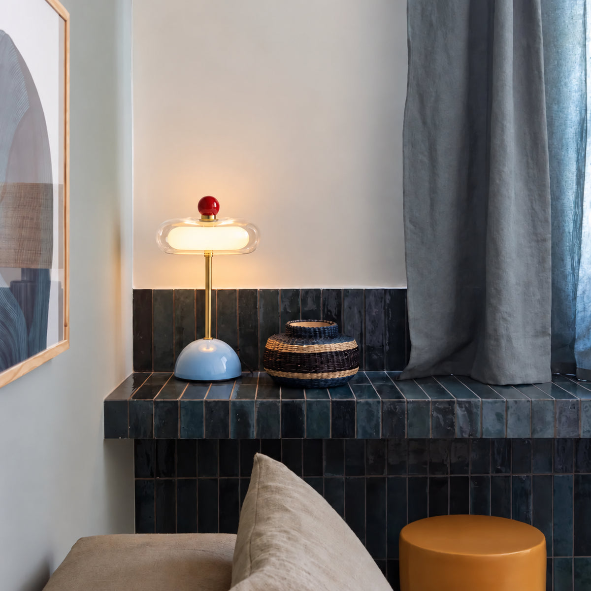Luminária de Mesa LED Vidro Orbe Azul com ponta vermelha — Tonzi