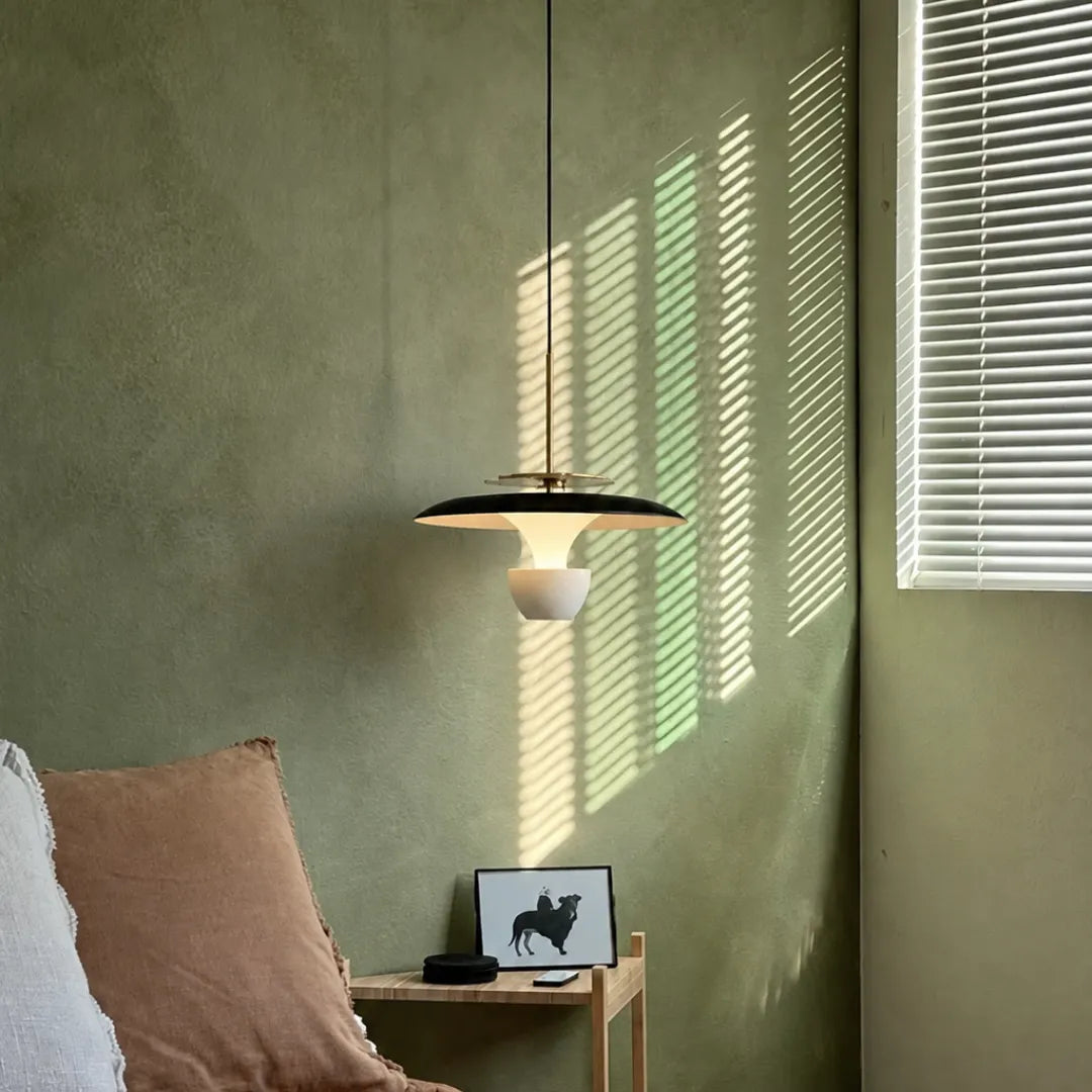 Detalhe do perfil em alumínio do pendente Lurem com cúpula linear minimalista — Pendente LED Cozinha Moderna Lurem — Tonzi