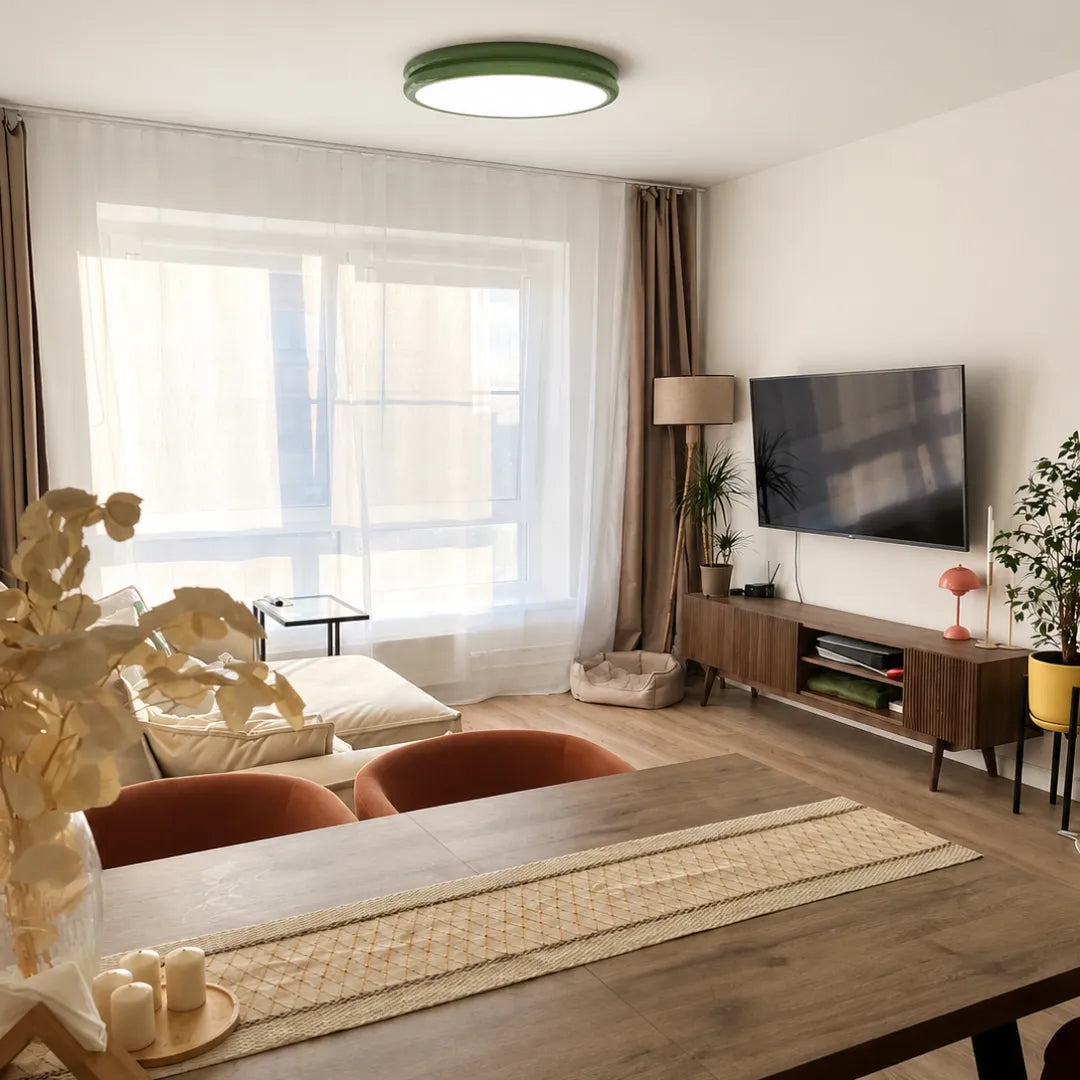 Plafon Nuvia verde instalado sobre mesa de jantar em ambiente sofisticado — Plafon lustre duplo LED Art Déco verde Nuvia — Tonzi