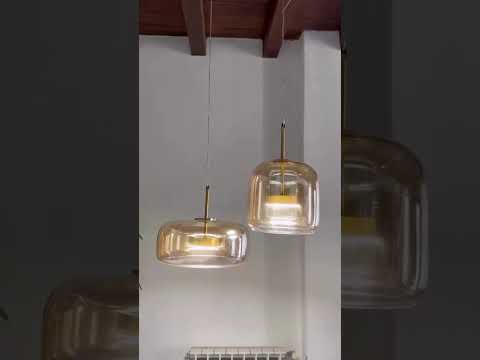 Vídeo Pendente Metal Vidro Aurum Tonzi em ambiente