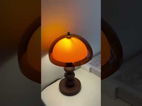 Vídeo da Luminária de Mesa Cogumelo Acrílico LED Wabi Sabi Retrô Tonzi em ambiente