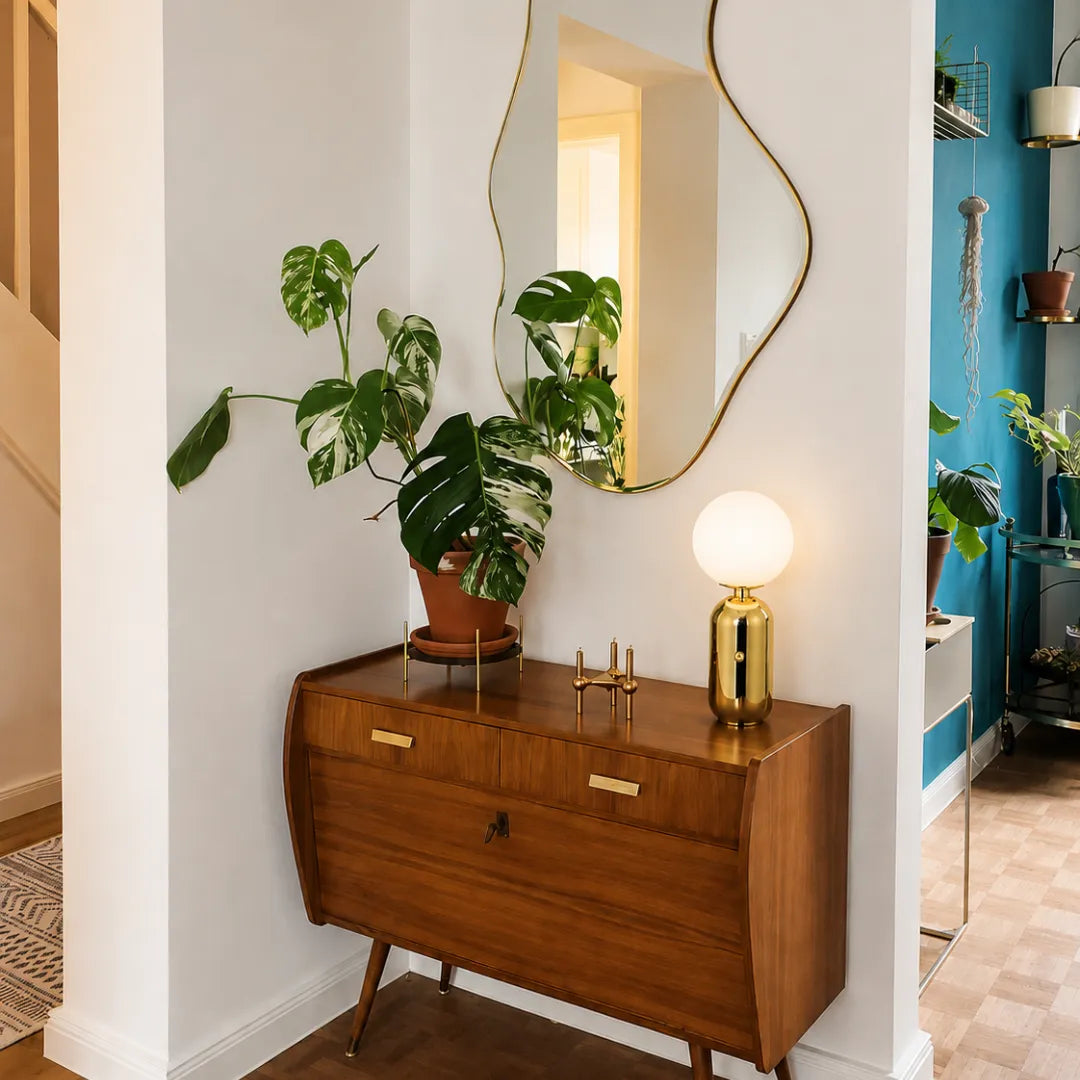 Luminária de mesa Art Deco em vidro LED Bauhaus Tonzi vista frontal mostrando proporções clássicas