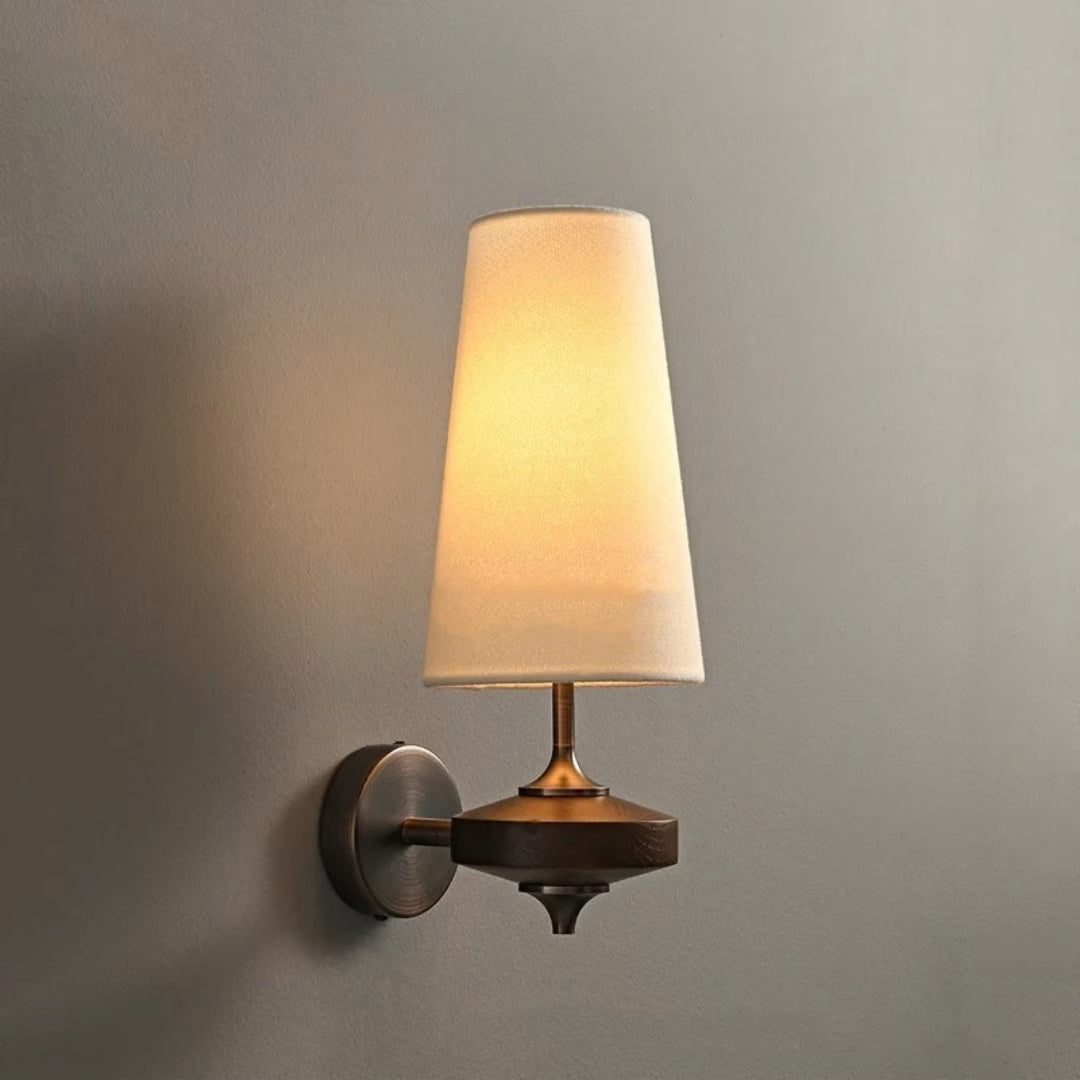 Detalhe da madeira/acabamento da Luminária de Parede em Tecido Madeira Vintage Aurea