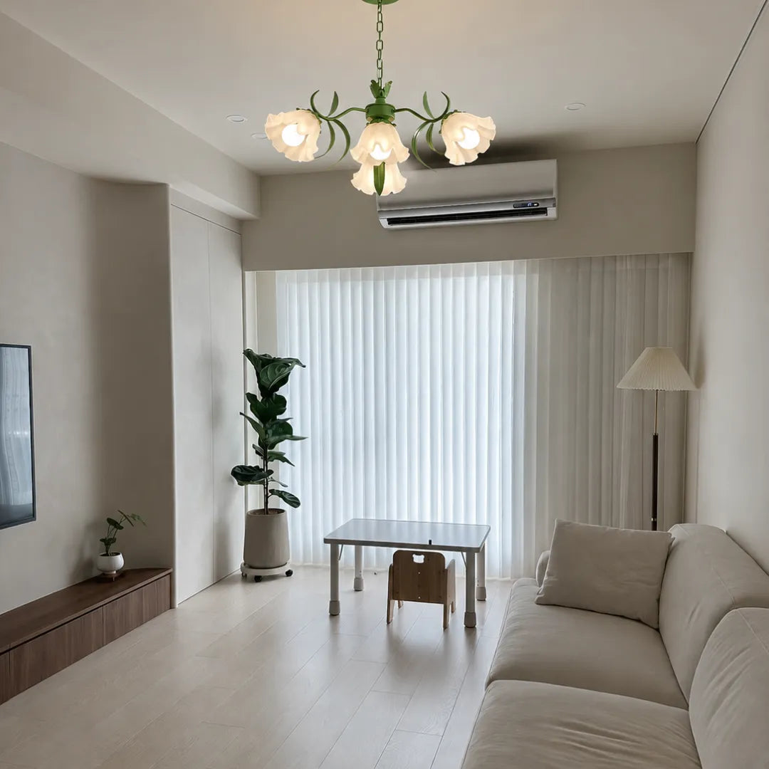 Detalhe das quatro cabeças LED e armação bronze do pendente Lirea — Pendente Lirea — Tonzi
