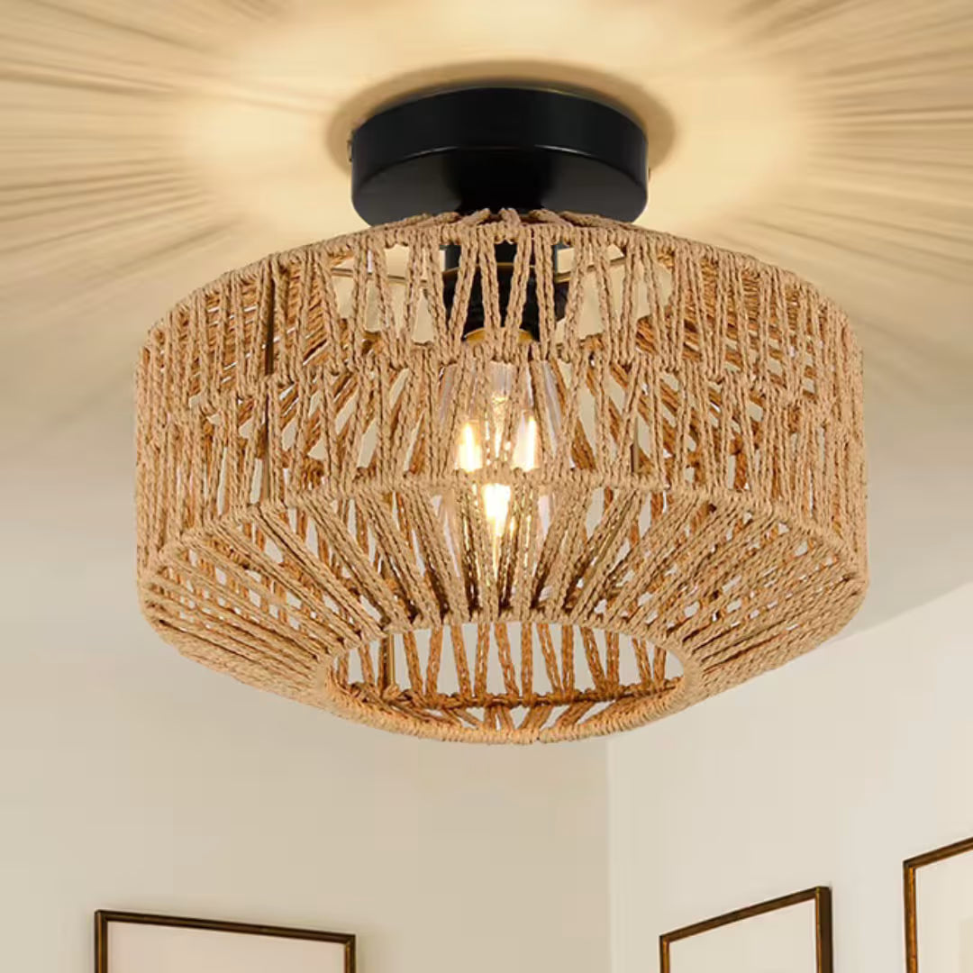 Plafon em rattan em quarto biofílico com luz quente — Tonzi
