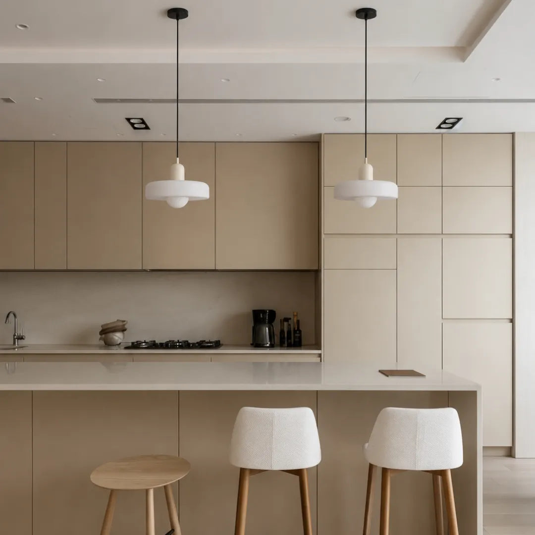 Luminária Pendente Nórdica em Vidro Niva Bege e Branco