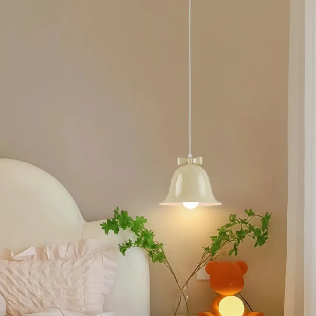 Pendente Bellis instalado em quarto Warm Minimalism — Pendente Bellis — Tonzi