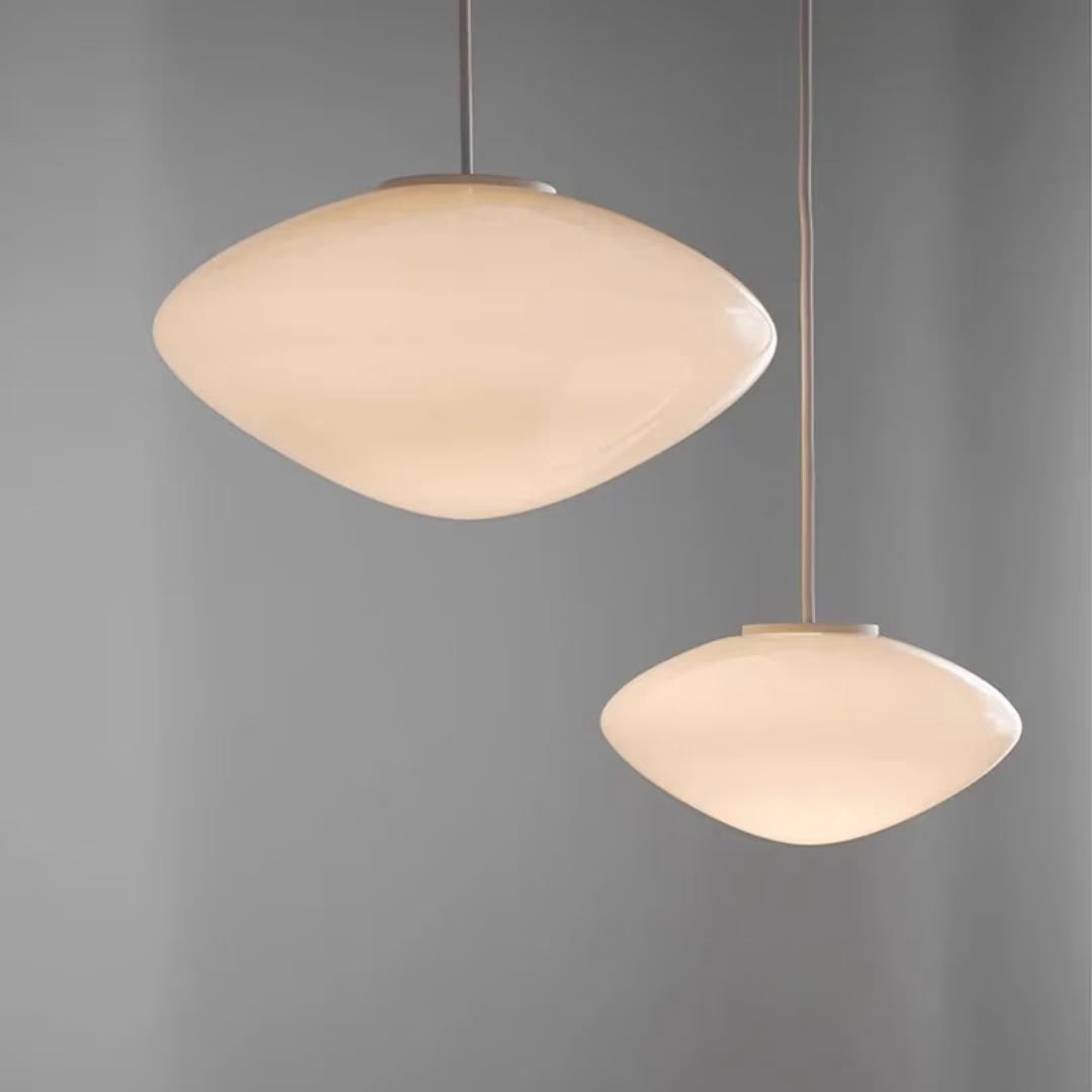 Luminária pendente Köben em ambiente dinamarquês com luz adaptável — Tonzi