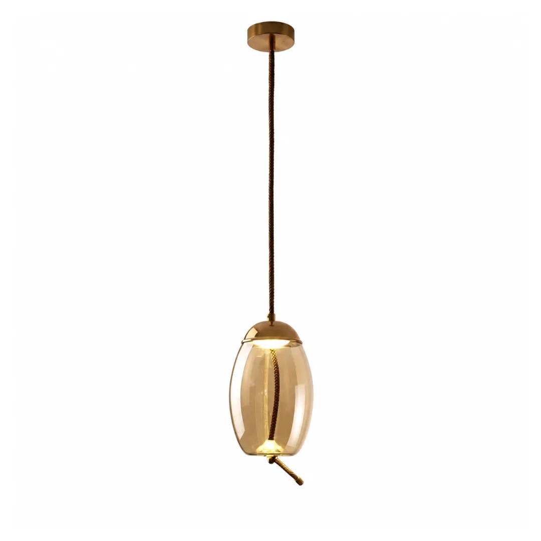 Pendente de vidro soprado oval âmbar Cognac com canopla dourada, em fundo branco — Luminária Pendente Vidro Soprado LED Minimalista Névoa — Tonzi