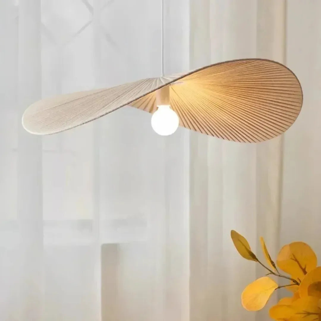 Luminária pendente Kaori em ambiente Japandi com luz quente E27 — Tonzi