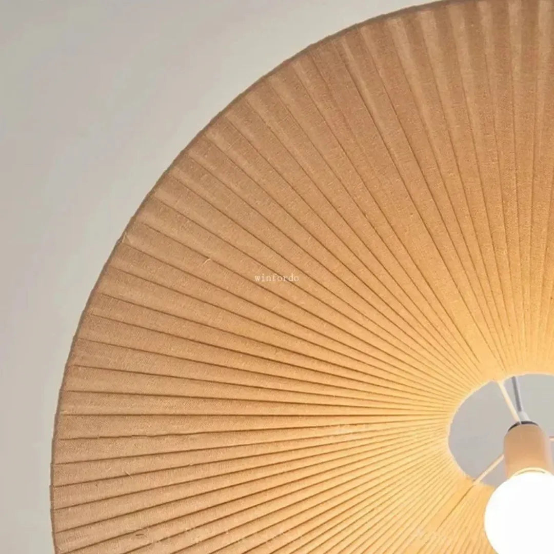 Detalhe do acabamento em vime artesanal do pendente Kaori — Tonzi