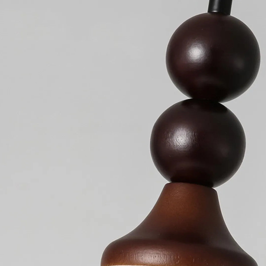 Detalhe do cabeçote esculpido em madeira maciça do lustre pendente — Lustre Pendente Nórdico Tecido Madeira Moderno — Tonzi