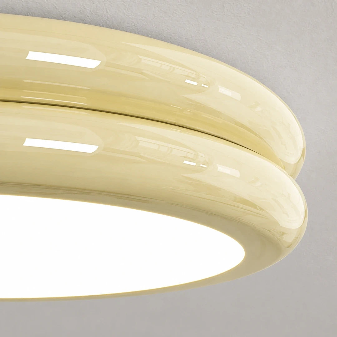 Detalhe do acabamento em acrílico do Plafon Acro Amarelo — Plafon Moderno Minimalista em Acrílico Acro Amarelo — Tonzi