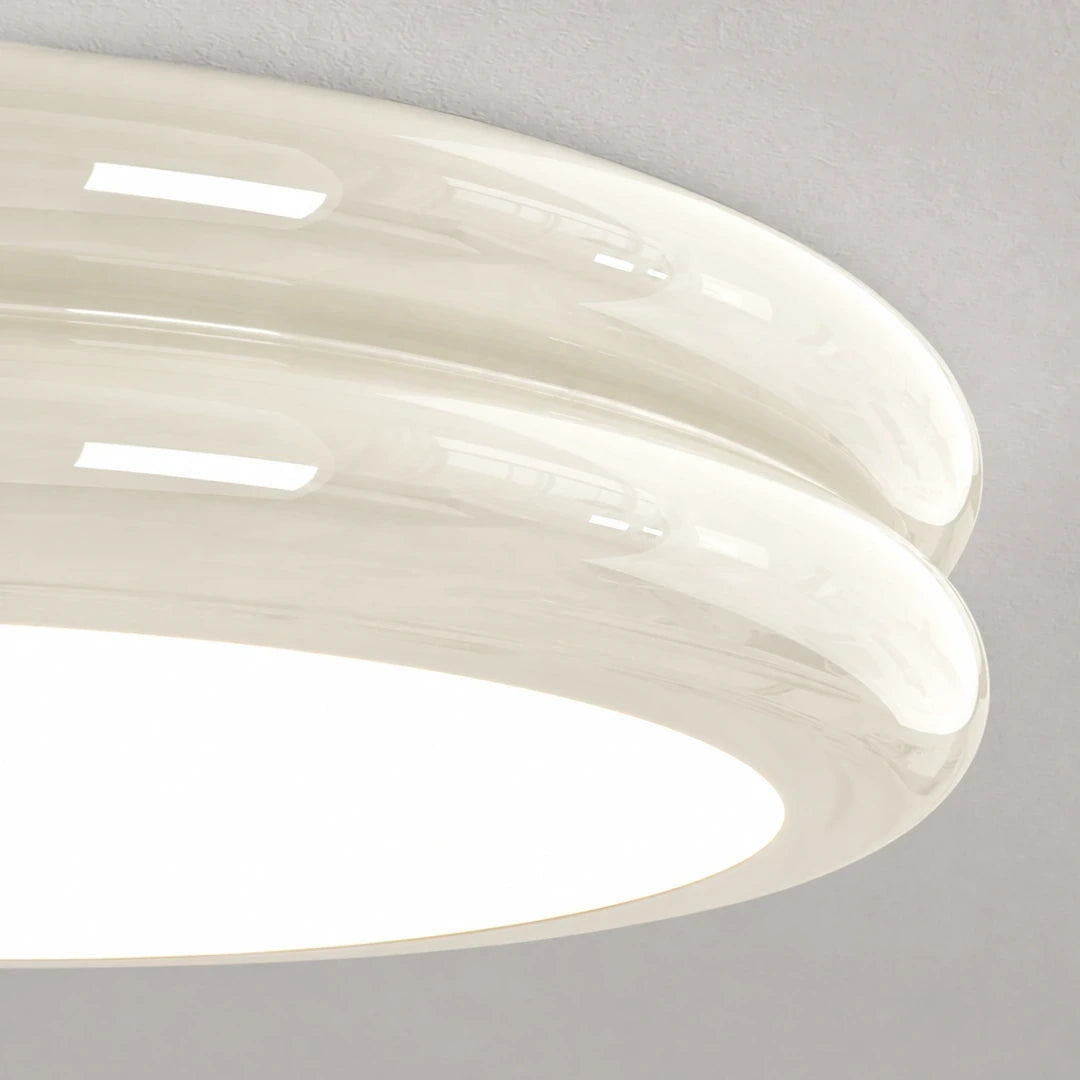 Detalhe do acabamento em acrílico do Plafon Acro Branco — Plafon Moderno Minimalista em Acrílico Acro Branco — Tonzi