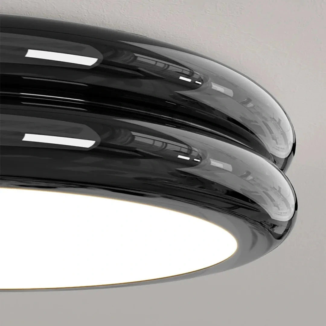 Detalhe do acabamento em acrílico do Plafon Acro Preto — Plafon Moderno Minimalista em Acrílico Acro Preto — Tonzi