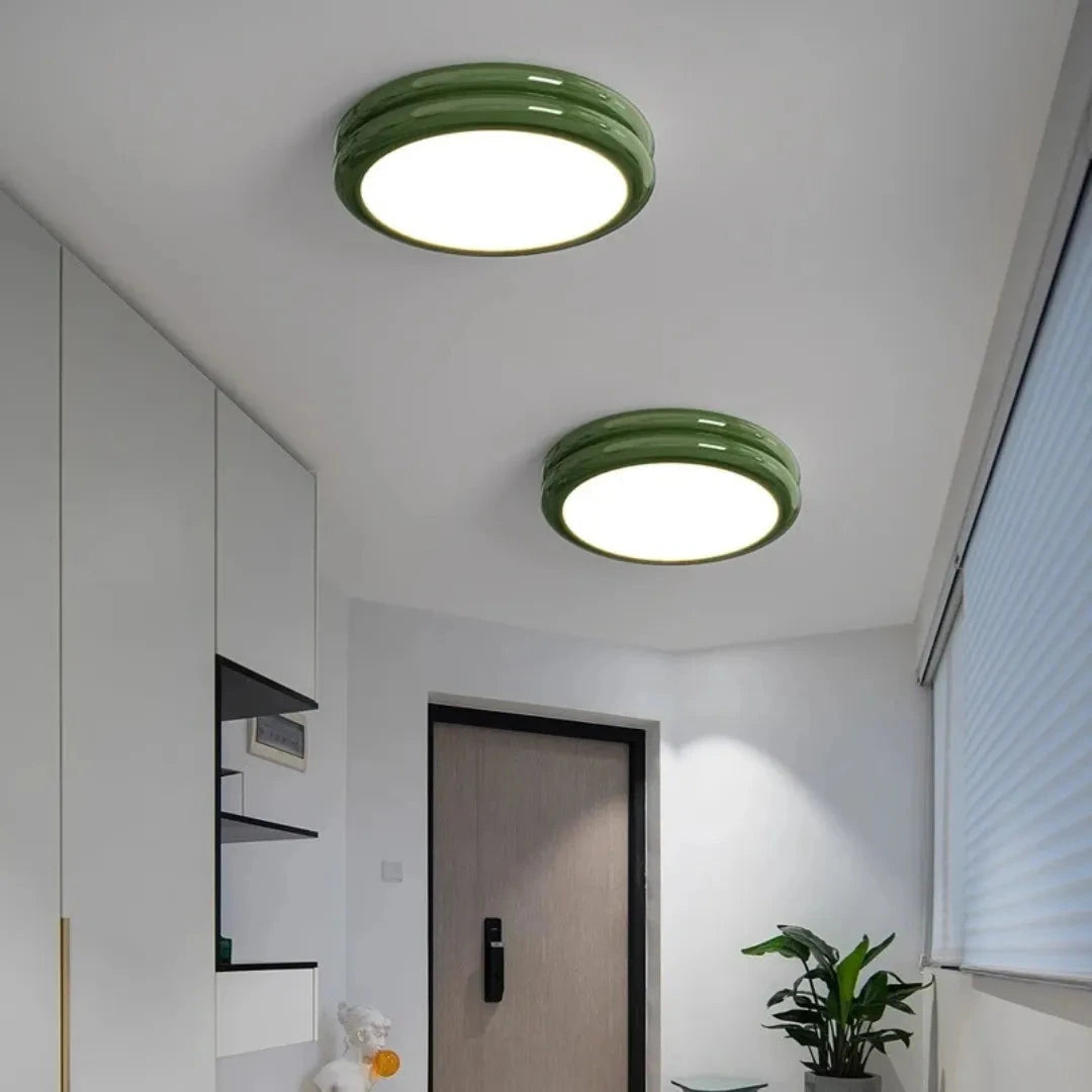 Plafon Acro Verde instalado em ambiente contemporâneo — Plafon Moderno Minimalista em Acrílico Acro Verde — Tonzi