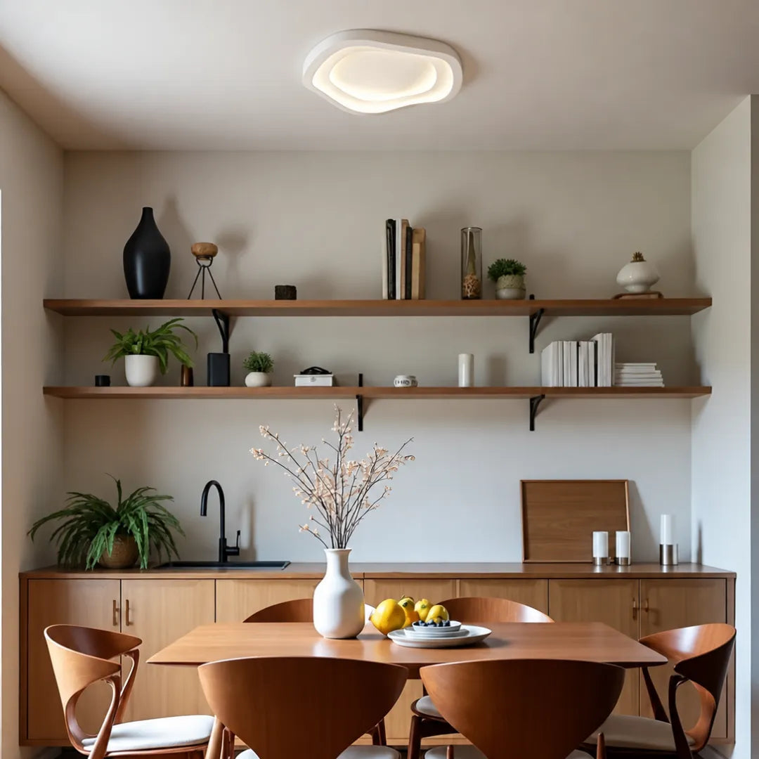 Plafon Vireo aceso em escritório iluminado com luz neutra ampla — Plafon lustre LED branco Art Déco redondo Vireo — Tonzi